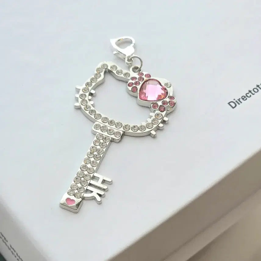 [BUNJANG] Hello Kitty Beaded Keychain Strap / 키티 키링 스트랩 비즈