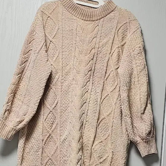 [BUNJANG] Beige Cable Knit Sweater / 베이지 케이블 니트 스웨터