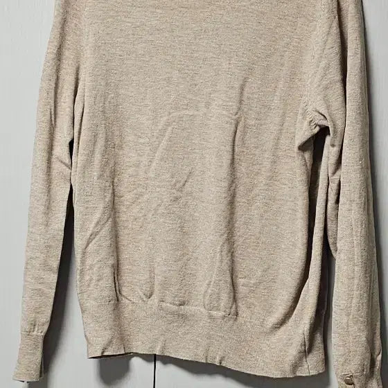 [BUNJANG] Beige Turtleneck Sweater with Button Detail / 베이지색 터틀넥 스웨터