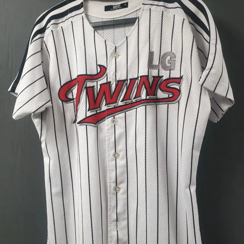 [BUNJANG] LG Twins Home Baseball Jersey - Size 100 - Yoo Ji-Hyun Player Edition / 엘지트윈스 홈 유니폼 100사이즈 유지현 선수 마킹 판매합니다