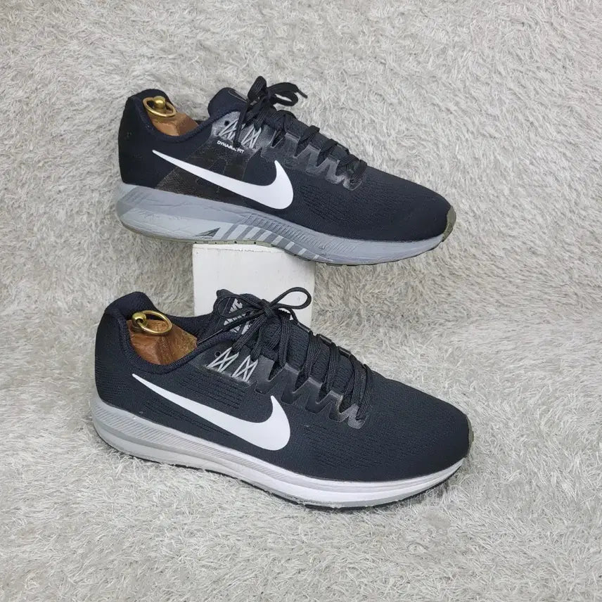 [BUNJANG] Nike Air Zoom Structure 21 Sneakers / 구제짱짱맨 260 나이키 에어 줌 스트럭처21 스니커즈