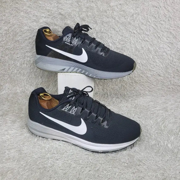 [BUNJANG] Nike Air Zoom Structure 21 Sneakers / 구제짱짱맨 260 나이키 에어 줌 스트럭처21 스니커즈