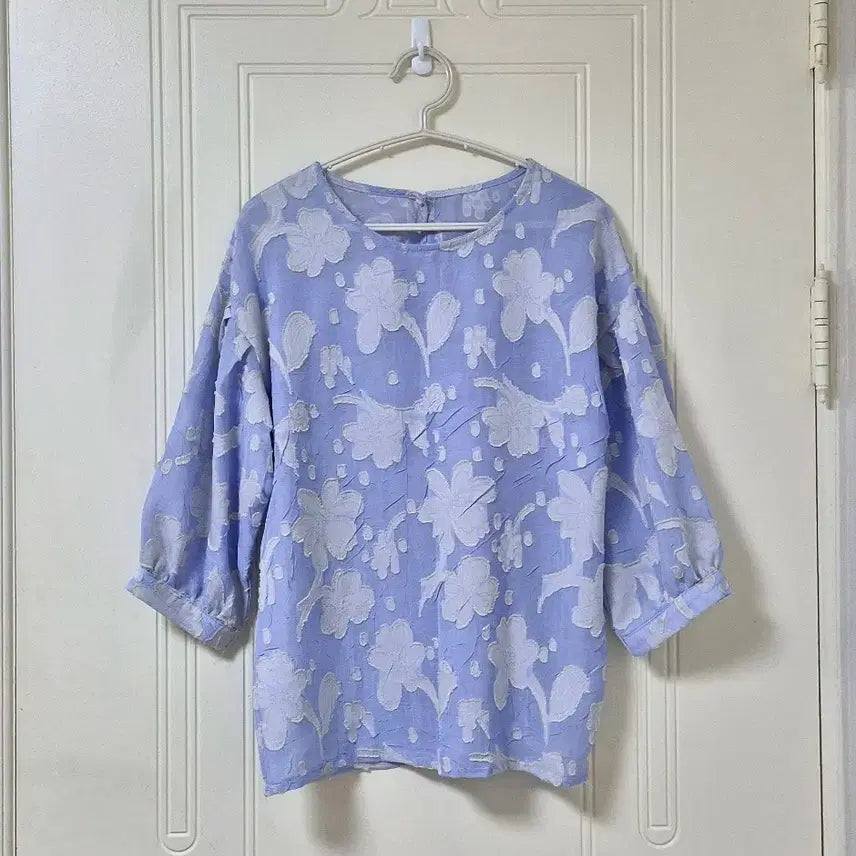 [BUNJANG] Women's Puff Sleeve Blouse - Light Blue Floral / [새상품] 소라 플라워 퍼프소매 블라우스