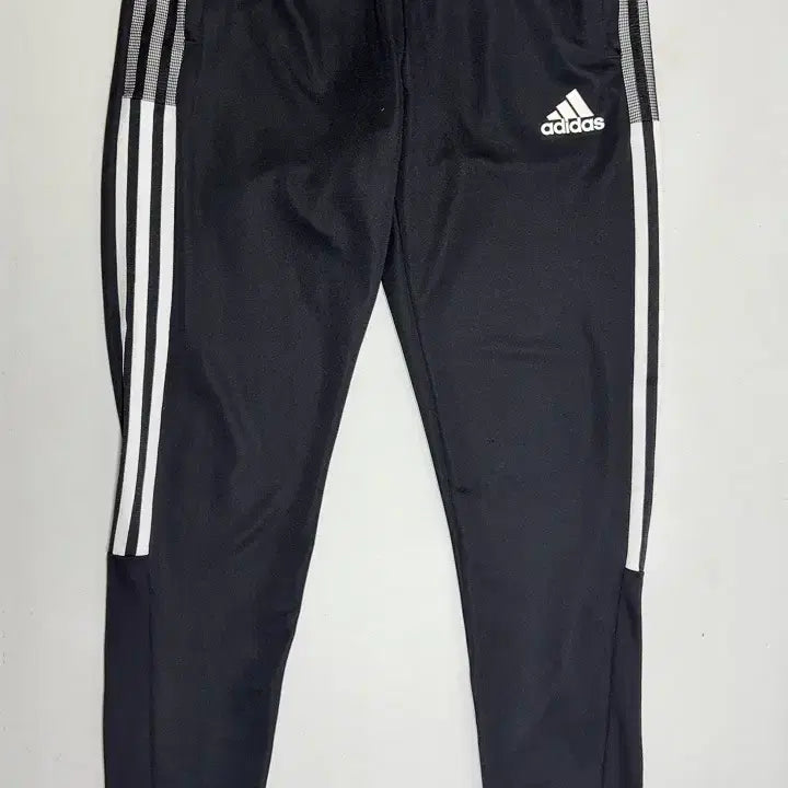 [BUNJANG] Adidas Men's Four Seasons Training Pants L Size / 12183번 아디다스 [사계절] 남자 트레이닝복 바지 L 사이즈