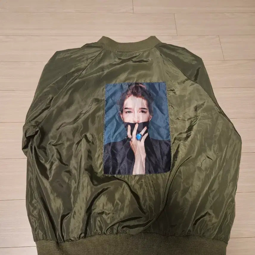 [BUNJANG] Women's Khaki Printing Bomber Jacket / 항공점퍼 여성용 카키색 프린팅 자켓