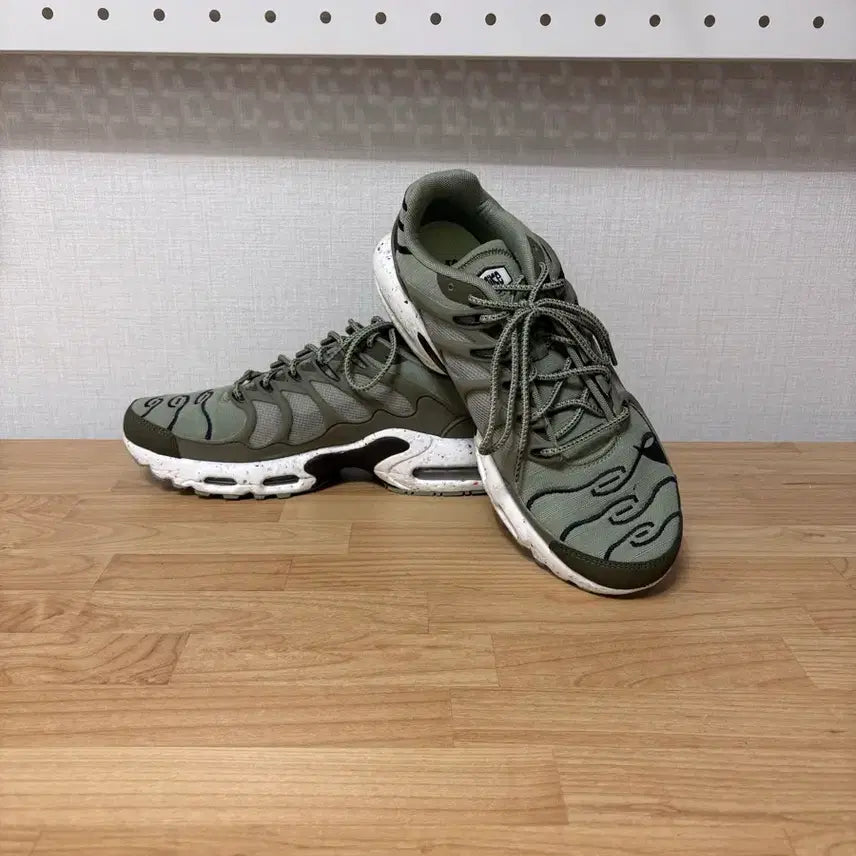 [BUNJANG] Nike Air Max Terrascape Plus Khaki Sneakers / 에어 맥스 테라스케이프 플러스