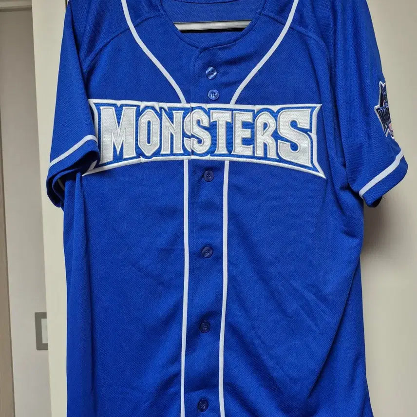 [BUNJANG] Monsters Lee Dae-ho Marked Baseball Uniform (Size 95) / 몬스터즈 유니폼 95사이즈 이대호 마킹 판매합니다