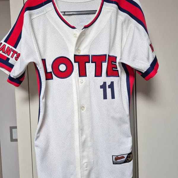[BUNJANG] Lotte Giants Old Uniform - Choi Dong-won #11 (Size 100) / 롯데자이언츠 올드 유니폼 100사이즈 최동원  마킹 판매합니다