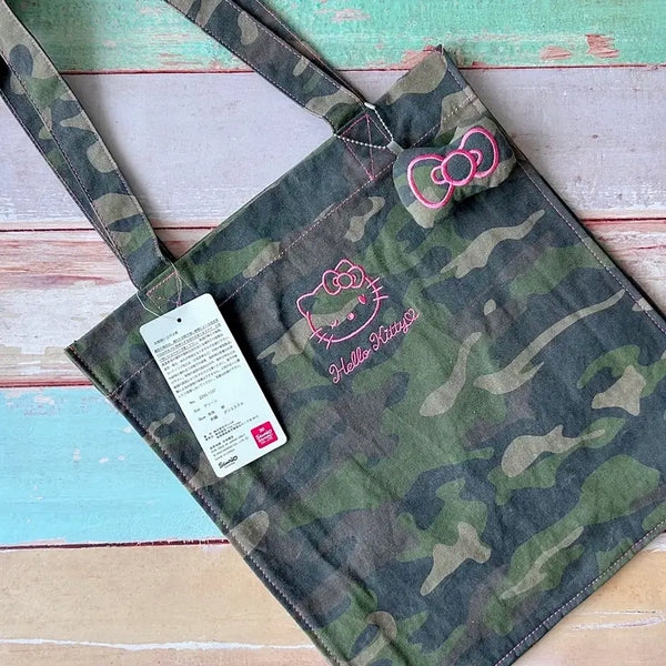[BUNJANG] Hello Kitty Military Shoulder Bag Y2K Pink Embroidery Vintage Washed Bag / 일본수입 헬로키티밀리터리숄더백 Y2K핑크자수헬로키티 빈티지워싱가방