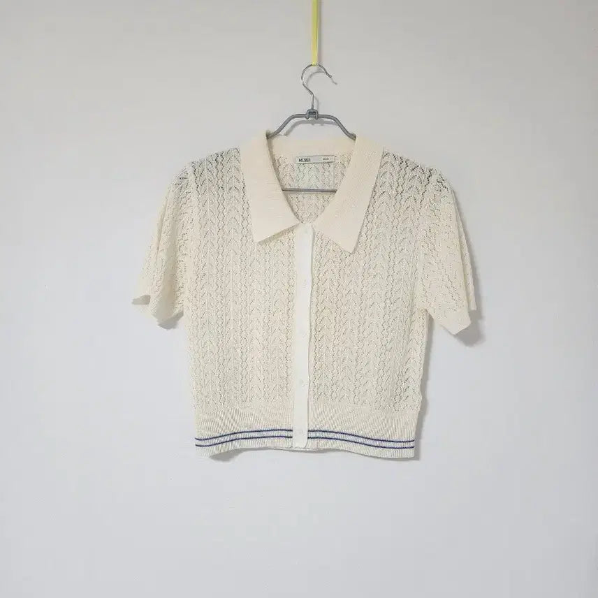 [BUNJANG] Ivory Knit Polo T-Shirt with Lace Detail and Blue Hem Line / 아이보리 니트 카라 티셔츠