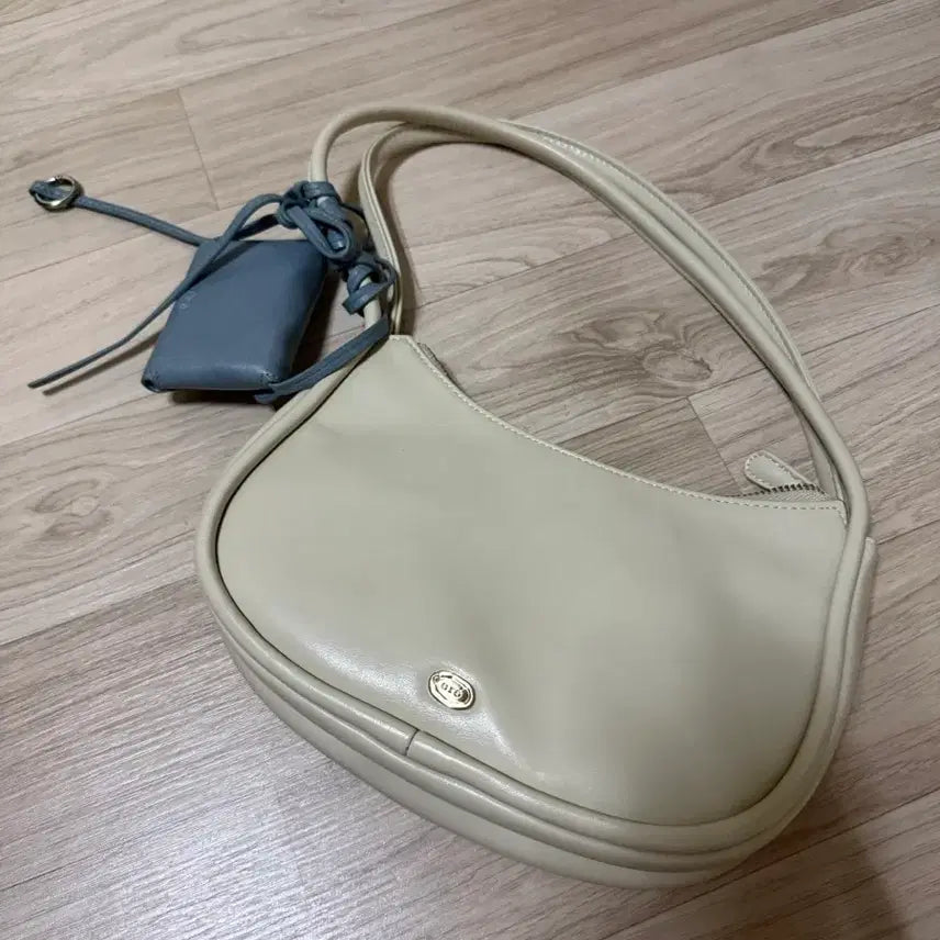 [BUNJANG] Oro Shoulder Bag White / 오로 숄더백 화이트