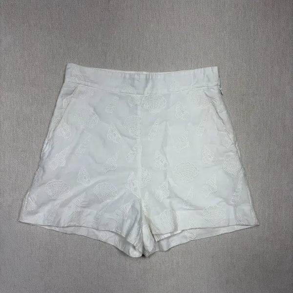 [BUNJANG] And Other Stories Embroidered Short Shorts / 앤아더스토리즈 자수 숏반바지