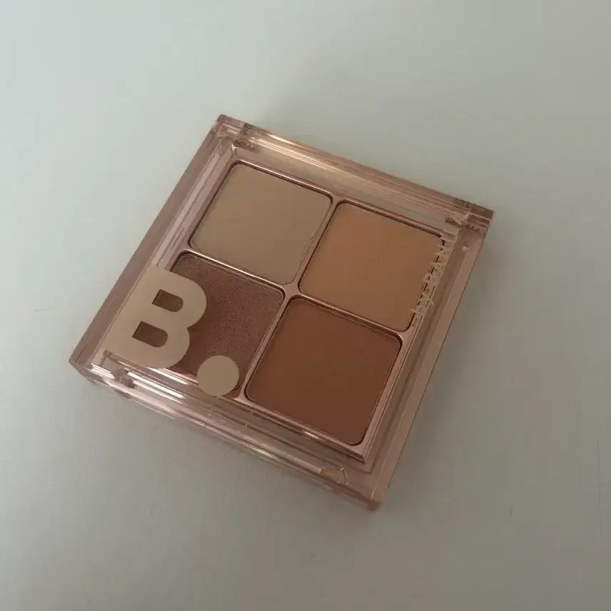 [BUNJANG] Banila Co Mood On Eye Palette 03 Mellow Beige / (새상품)바닐라코 무드 온 아이 팔레트 03 멜로우 베이지