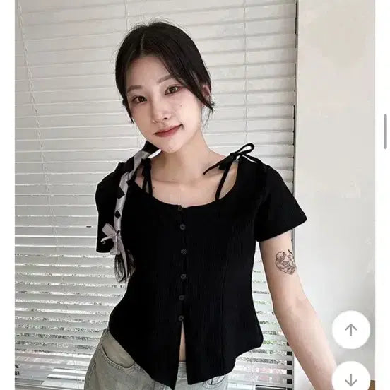 [BUNJANG] Black Ribbon Shirring Semi Off-Shoulder Lace Short-Sleeve T-Shirt / 버튼 반팔 리본 셔링 반팔 티셔츠 블랙 세미 오프숄더 레이스