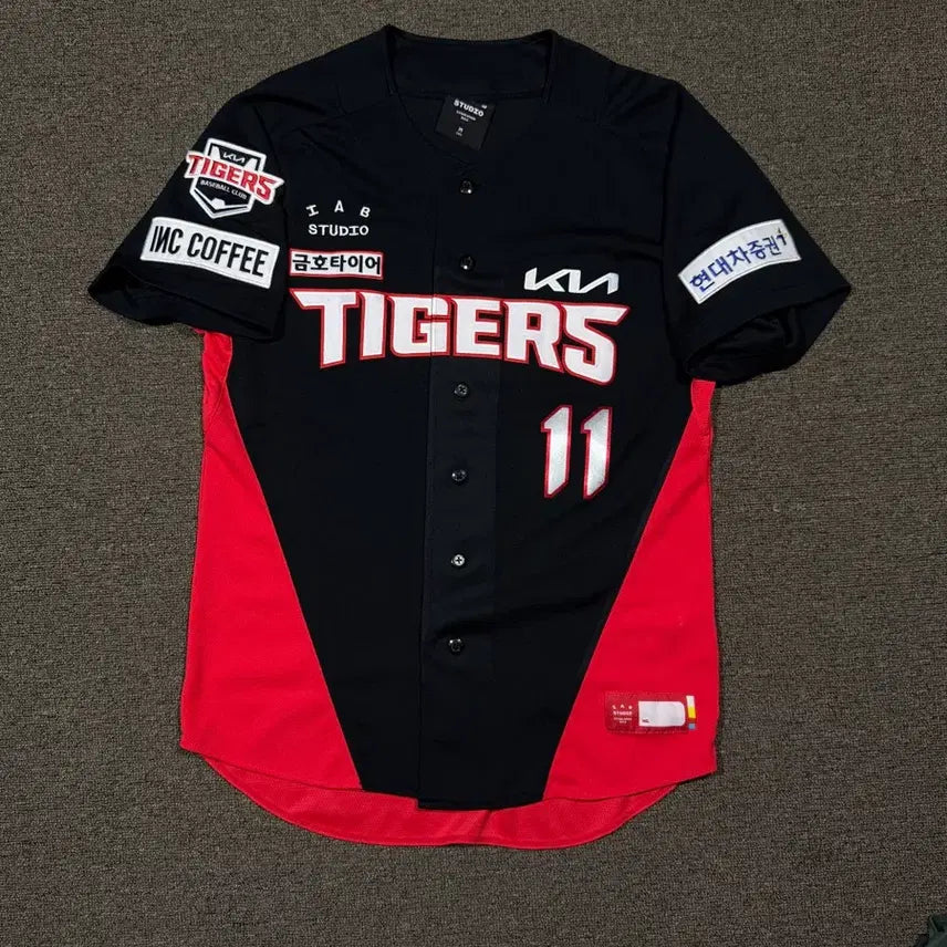 [BUNJANG] Iab Studio Kia Tigers Yun Do-hyun Jersey / Iab studio 아이앱 스튜디오 기아 타이거즈 윤도현 유니폼