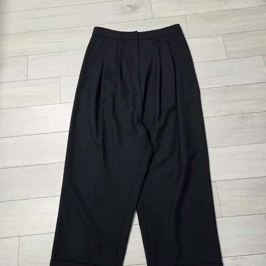 [BUNJANG] Studio Tomboy Relaxed Fit High-Rise Trousers Navy / 스튜디오 톰보이 바지 55