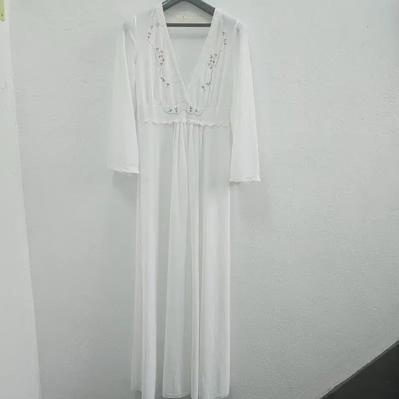 [BUNJANG] ITALY Long Dress Light Gray Embroidered / ITALY 롱 원피스 여 66 J6548