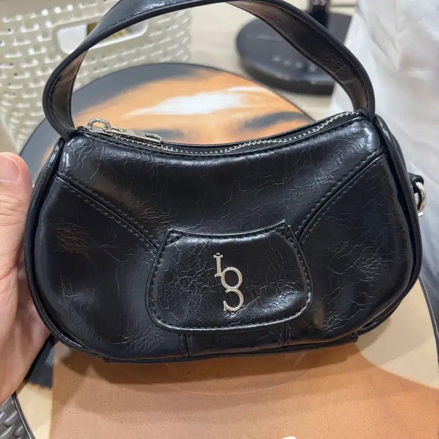 [BUNJANG] ILLICO Mini Logo Crossbody Bag / 일리고 미니 로고 크로스백