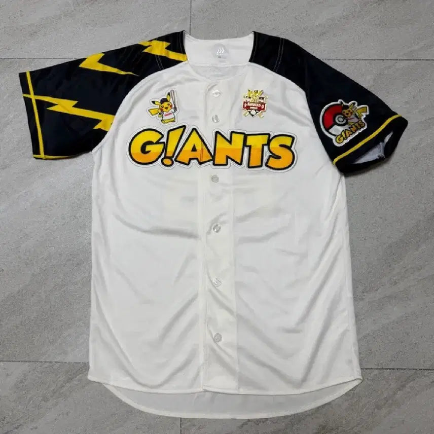 [BUNJANG] Lotte Giants Baseball Uniform Pikachu Jeong Cheol-won / 롯데자이언츠 야구 유니폼 피카추 정철원