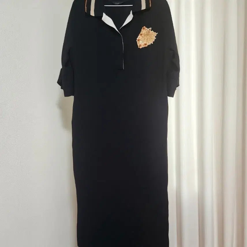 [BUNJANG] TIME Beaded Applique Color-Blocked Long Dress / [정품/드라이완료] 타임 TIME 고급 비즈 와펜 배색 카라 롱 원피스 (FREE / 55~66)