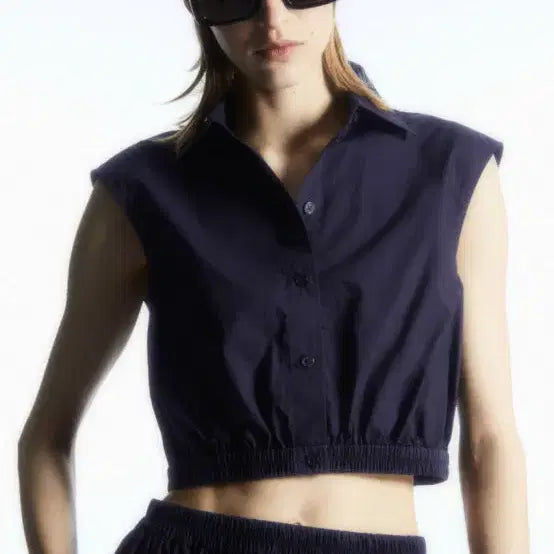[BUNJANG] COS Cropped Sleeveless Shirt Size 36 / COS 코스 크롭 슬리브리스 셔츠 36