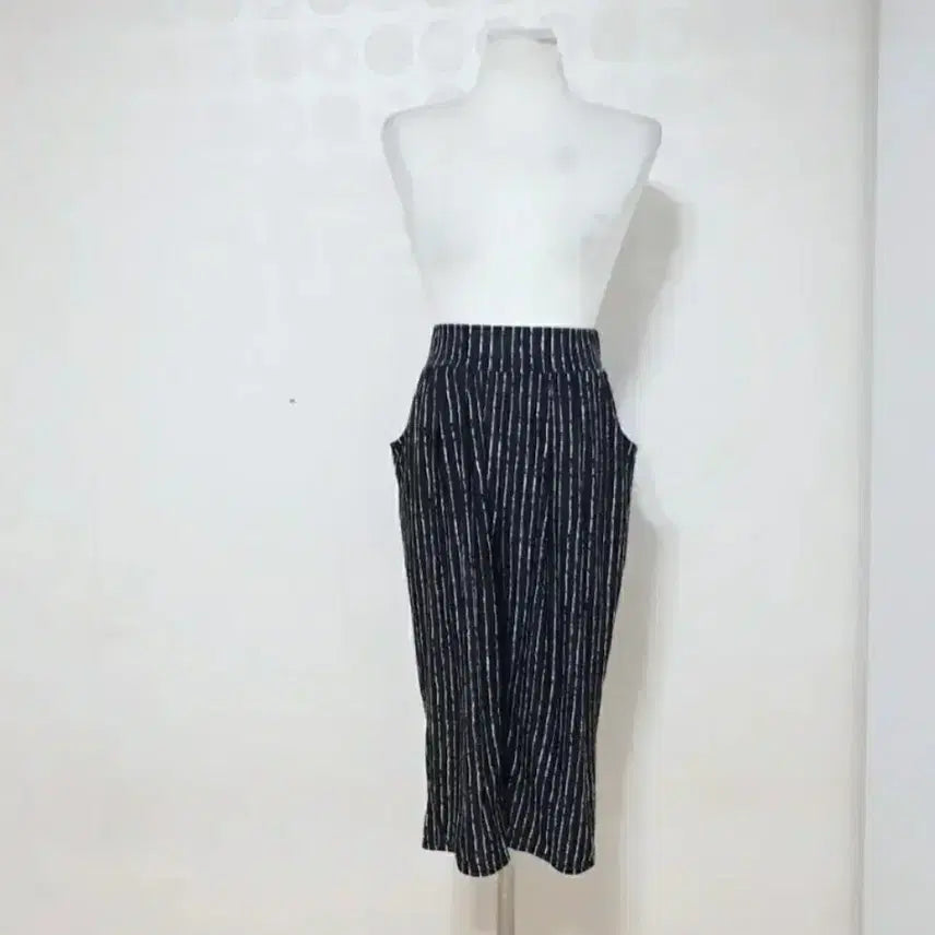 [BUNJANG] Women's 7/10 Length Summer Slacks - Black / 얇은바지77 7부바지77 여름바지77