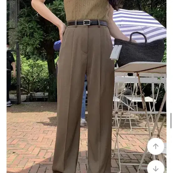 [BUNJANG] GoGoSing Pintuck Straight Slacks L Dark Brown / 고고싱 핀턱 스트레이트 슬랙스 L 다크브라운 새거