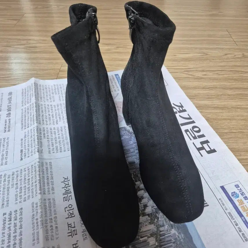 [BUNJANG] Black Suede Ankle Boots Size 230 / 블랙 스웨이드 앵클 부츠 230