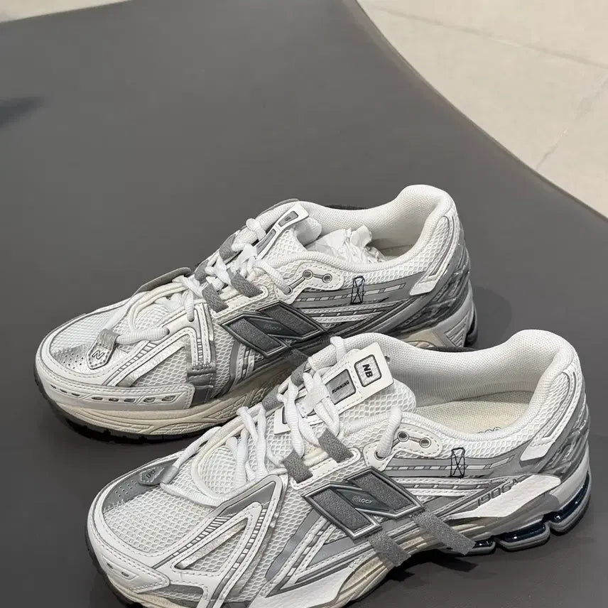 [BUNJANG] New Balance M1906A White Silver Minimal Mesh Unisex Sneakers / 뉴발란스 M1906A 화이트 실버 미니멀 메시 남녀공용 스니커즈