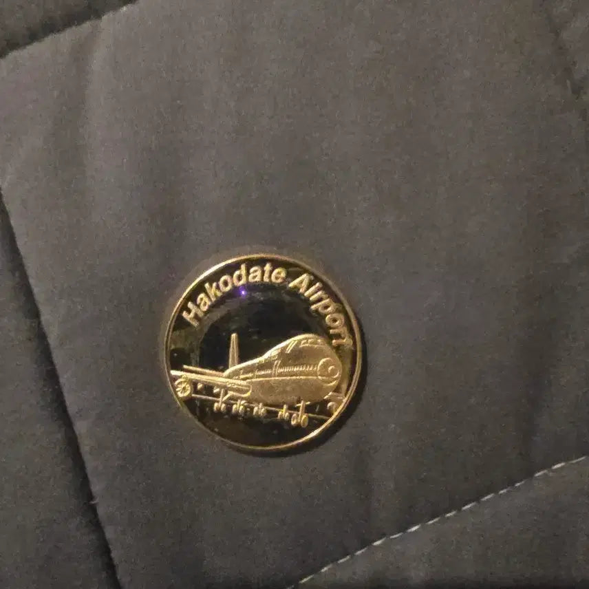 [BUNJANG] Hakodate Airport Pin Badge / 하코다테 공항 뱃지