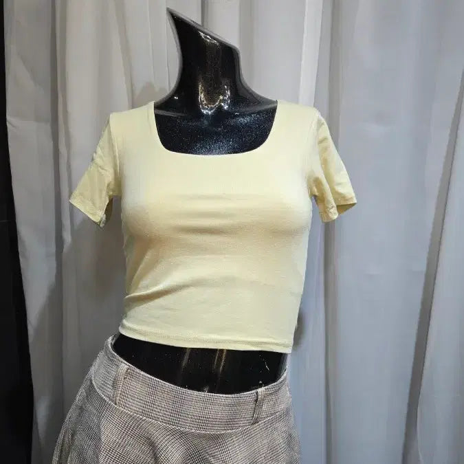 [BUNJANG] Slim Front Double-Layered Yellow Crop Short-Sleeve T-Shirt / 슬림 앞이중 옐로우 크롭 반팔