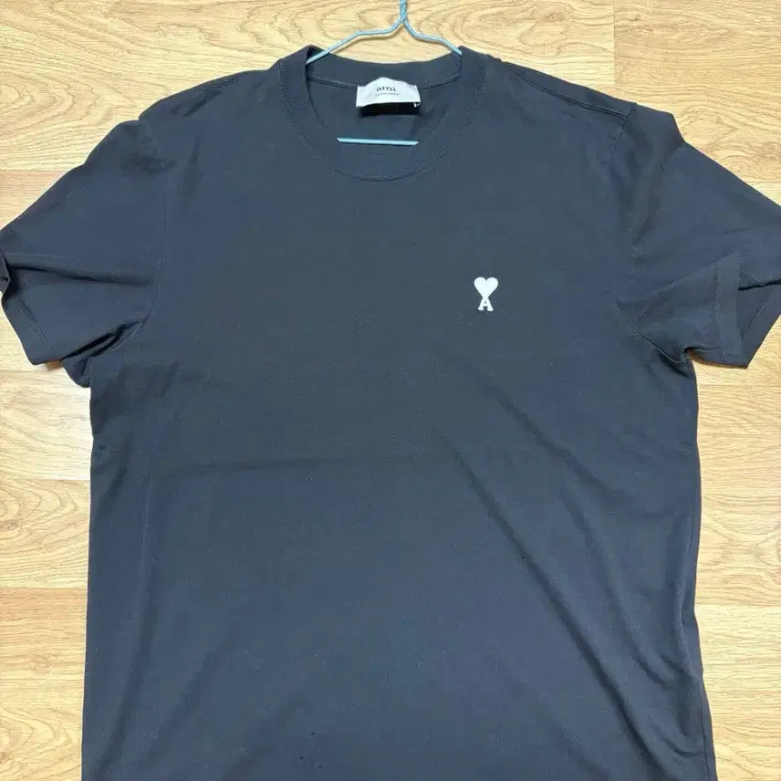 [BUNJANG] AMI Small Logo Short Sleeve T-Shirt Black / 아미 스몰로고 반팔티 블랙