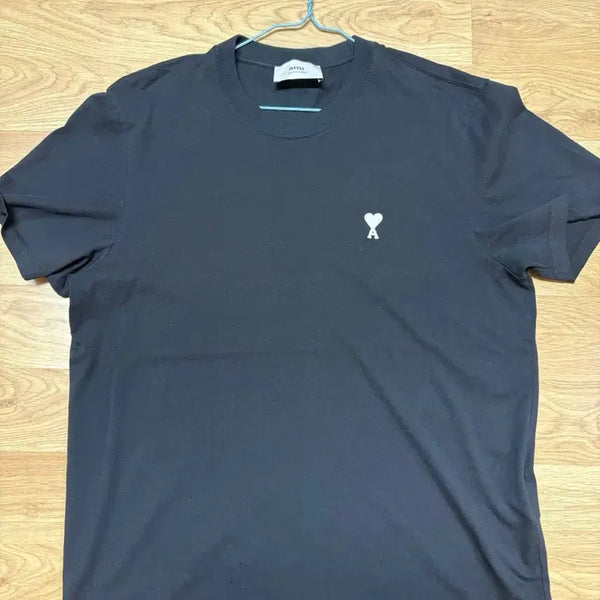 [BUNJANG] AMI Small Logo Short Sleeve T-Shirt Black / 아미 스몰로고 반팔티 블랙
