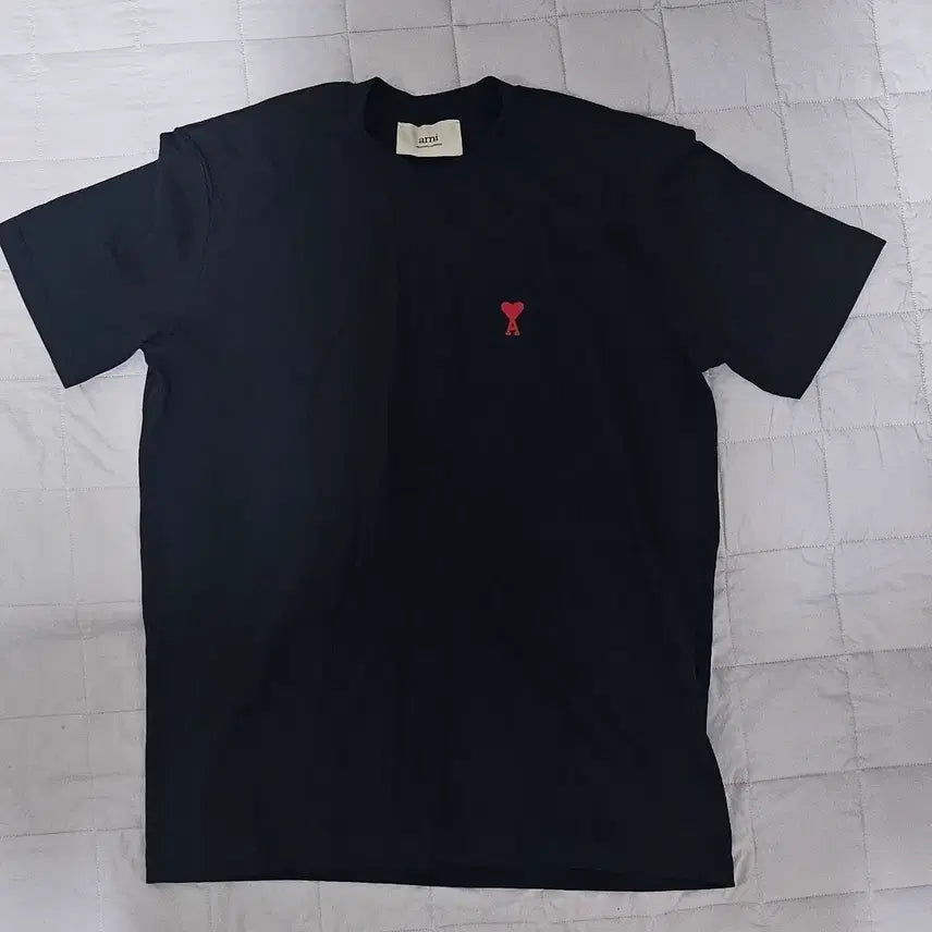 [BUNJANG] ARMY Heart Logo Short Sleeve T-Shirt Black / 아미 하트 로고 반팔 티셔츠 블랙