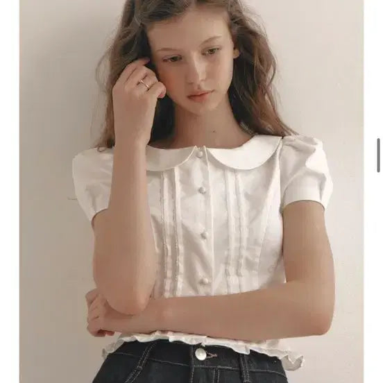 [BUNJANG] White Shirring Round Neck Blouse / 화이트 셔링 라운드넥 블라우스