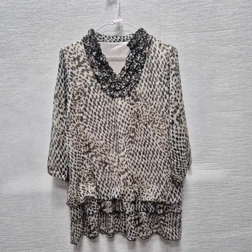 [BUNJANG] Leopard Print Ruffle Blouse / 자415 호피무늬 프릴 블라우스