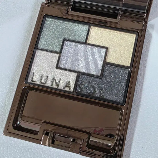 [BUNJANG] Lunasol Aurorized Eyes 03 Gentle Variation New Product / 루나솔 오로라이즈드 아이즈 03호 Gentle Variation 새제품