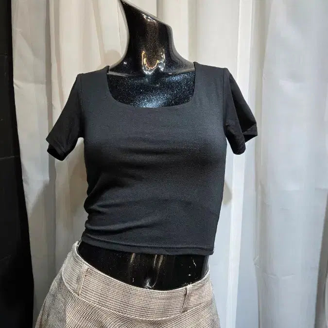 [BUNJANG] Black Slim Fit Cropped Short Sleeve T-Shirt / 슬림 앞이중 블랙 크롭 반팔