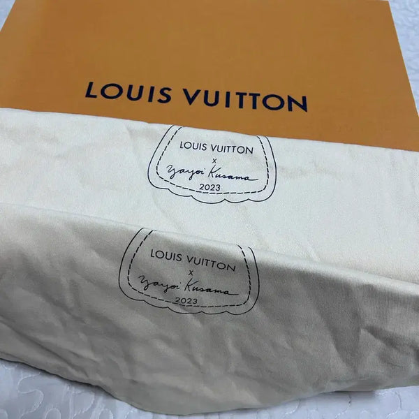 [BUNJANG] Louis Vuitton x Yayoi Kusama 2023 Collaboration Box with Dust Bags / Louis Vuitton x Yayoi Kusama 2023 상자