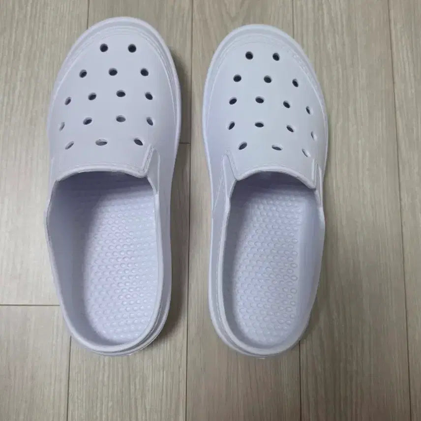 [BUNJANG] Nassau Height-Increasing Clog Slippers - White, Size 250 / 낫소(Nassau) 키높이 클로그 슬리퍼 화이트 250