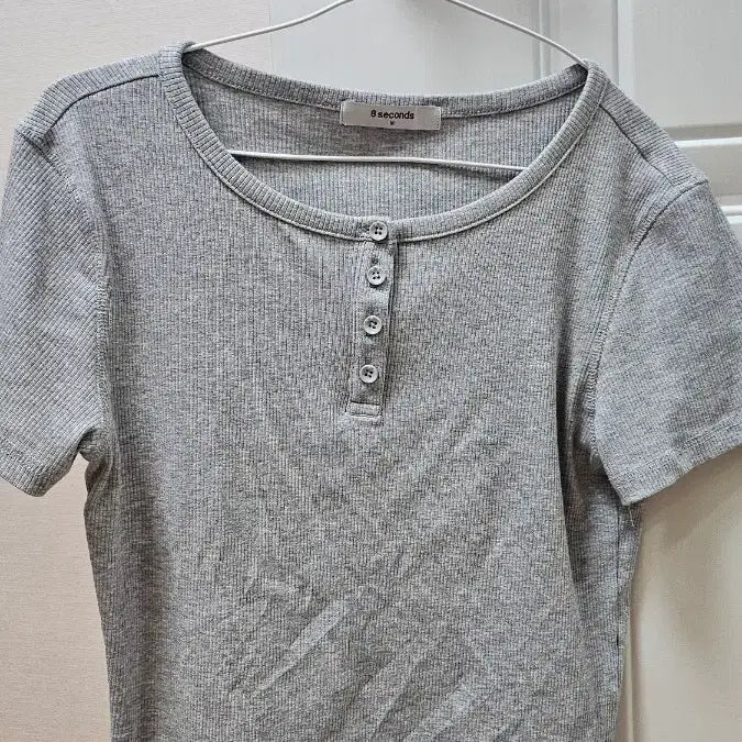 [BUNJANG] 8 Seconds Gray Button Short Sleeve T-Shirt / 8세컨즈 그레이 단추 반팔 티셔츠