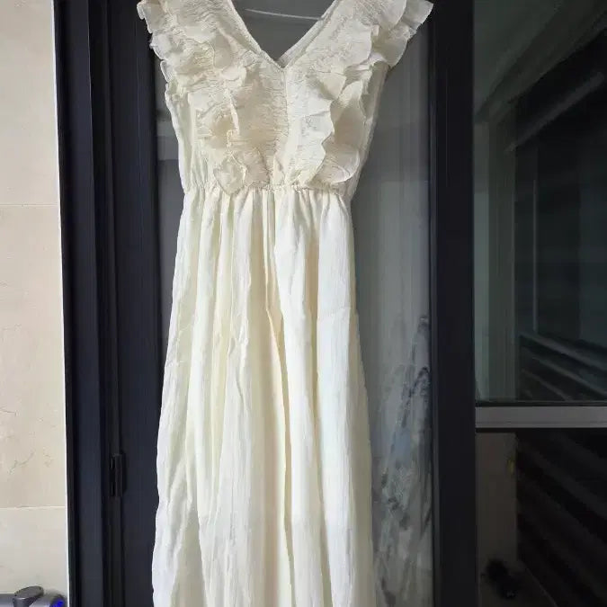 [BUNJANG] Frill Detail Long Dress / 프릴 원피스