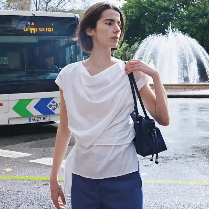 [BUNJANG] L'Euvre Asymmetric Draped Sleeveless Top White / 루에브르 블라우스 Asymmetric Draped Sleeveless Top