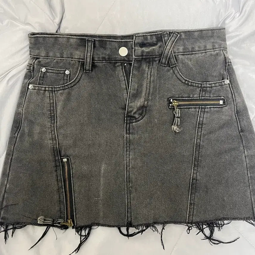 [BUNJANG] Distressed Zipper Denim Mini Skirt / 데미지 지퍼 데님 미니스커트