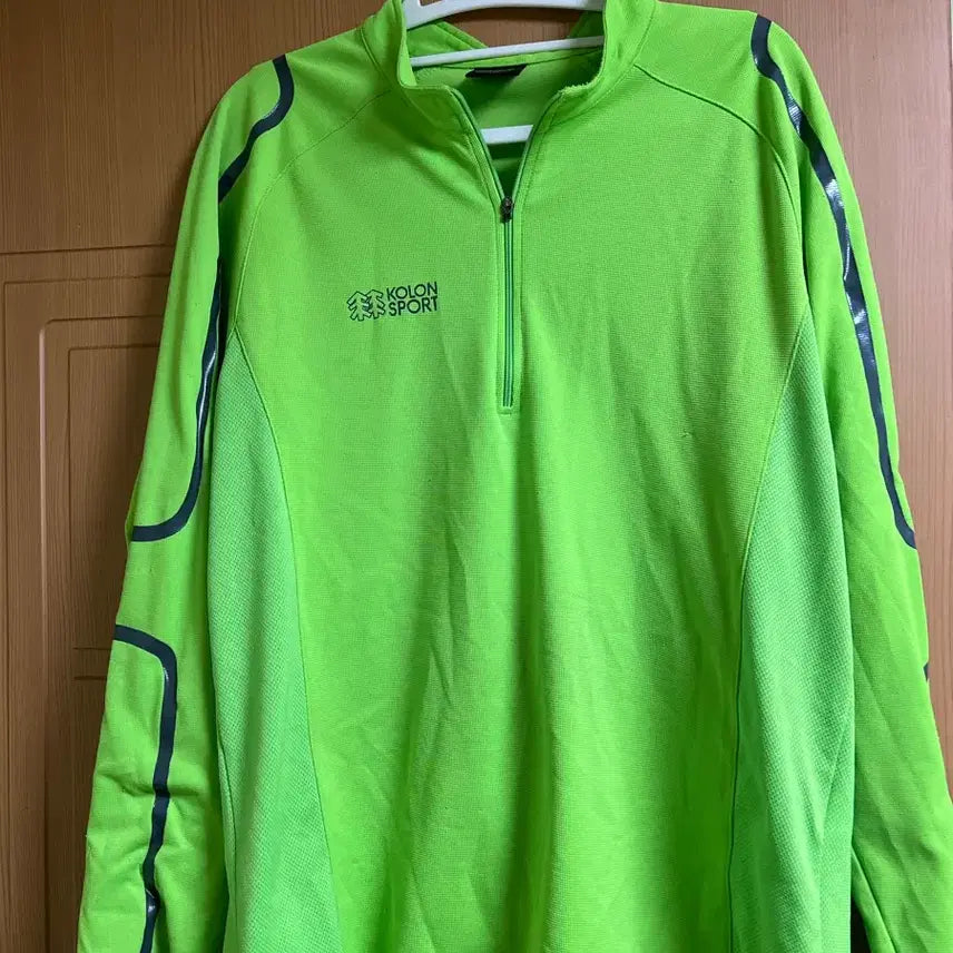 [BUNJANG] KOLON SPORT Fluorescent Half-Zip Up (Size 100) / 코오롱스포츠 형광색 반집업 100