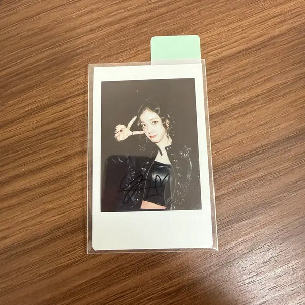 [BUNJANG] STAYC Jiyoon Signed Polaroid / 스테이씨 재이 싸인폴라로이드 싸폴 양도합니다
