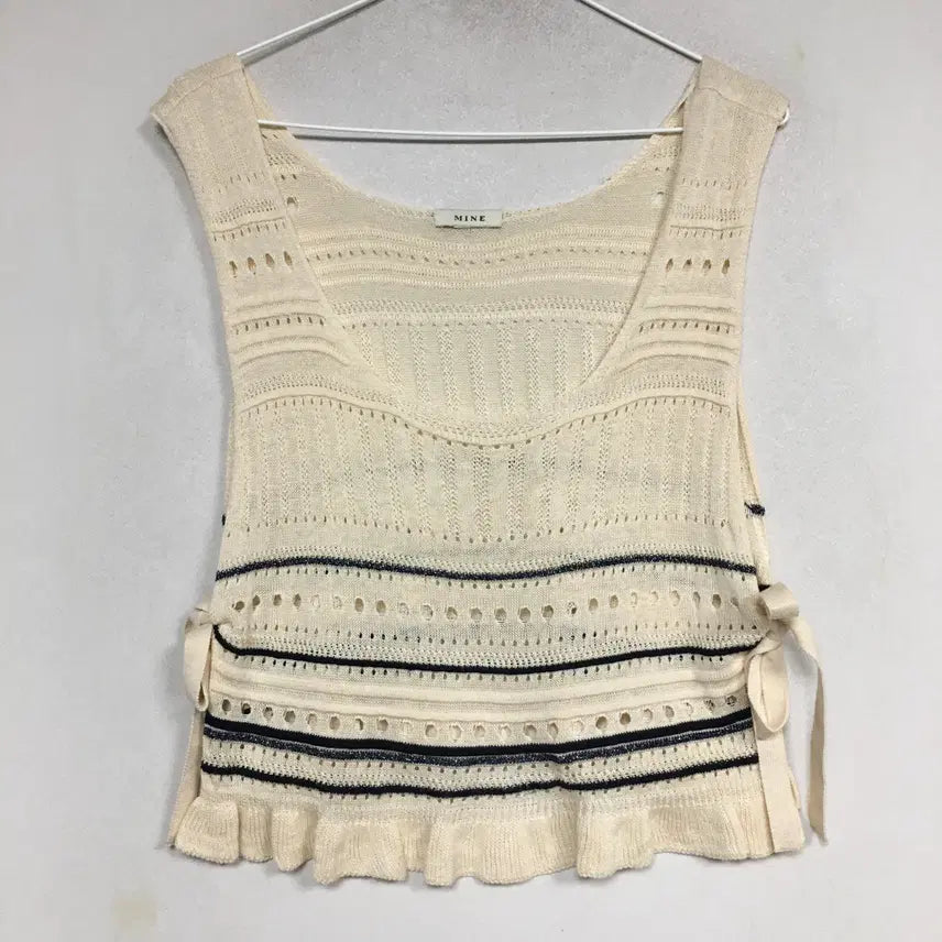 [BUNJANG] Mine Open Knit Vest / MINE 마인 오픈 니트 베스트