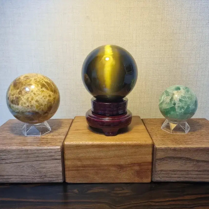 [BUNJANG] Large Tiger's Eye Stone with Two Raw Spheres Bundle / 대형 호안석(캣츠아이) +원석구2점 일괄 판매