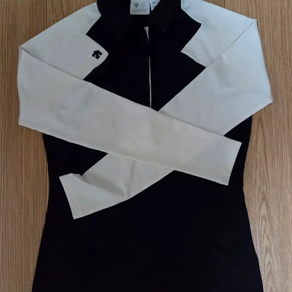 [BUNJANG] Descente Golf Women's Long Sleeve T-Shirt Black/White / 데상트 골프 긴팔 티셔츠 블랙/화이트