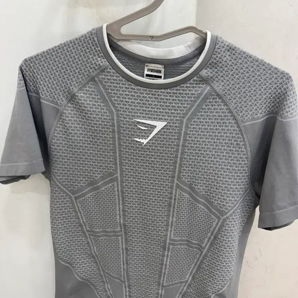 [BUNJANG] Gymshark Onyx v1 T-Shirt (Grey, Limited Edition) / 짐샤크 Onyx v1 1.0